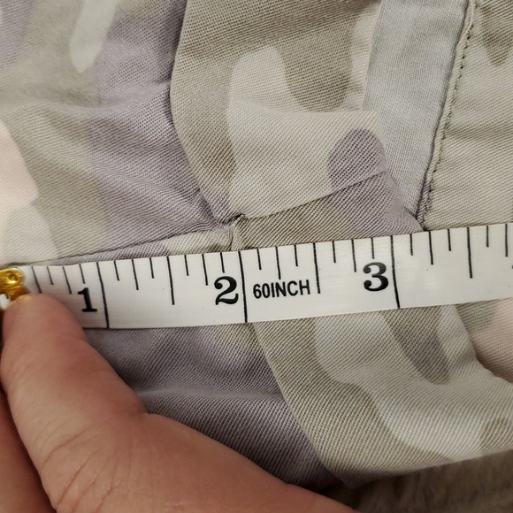 Aerie Camo Paperbag Stretch Waist Casual Shorts M - Picture 7 of 9